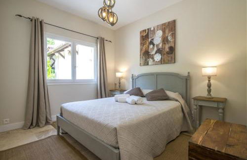 Spacious villa in Tourrettes-sur-Loup with Private Lake access Sleep 16 - Foto 9