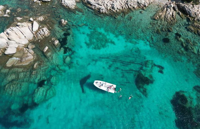 Paseo en lancha por Tavolara y Punta Coda Cavallo - Foto 7