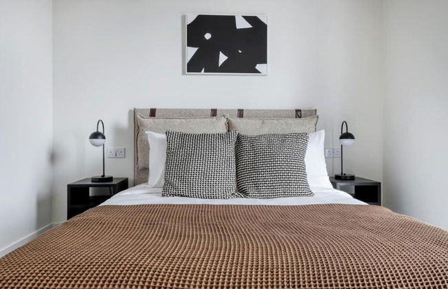 Remarkable 2bed Apartment in London - Photo 6