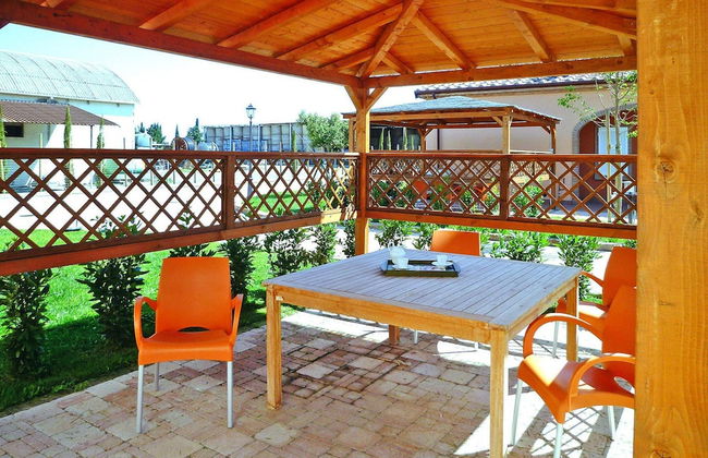 Apartment in Vada With Garden Furniture - Photo 18