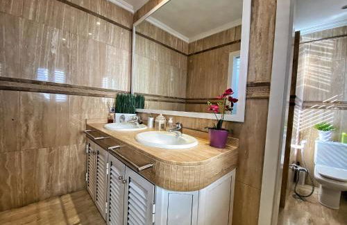 Luxury 5 star Villa Violetta with amazing sea view, jacuzzi and heated pool - Foto 40