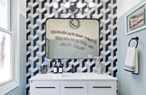 INSTA worthy Home! *Sleeps 8* - Walker's Point! - Foto 22