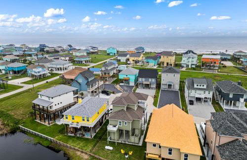 Relax And Sea NEW Luxury Canal-View Escape Gated Community Firepit and Decks - Foto 61