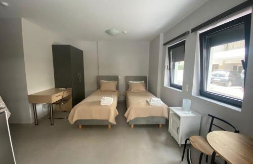 FEELS LIKE HOME - Photo 12