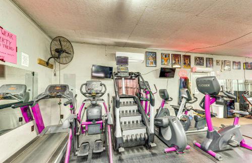 Gym Access On-Site: Cabin w/ Deck in Red Oak! - Foto 24