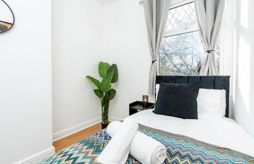 Contractor Friendly 4 Bedroom House in Hemsworth with 6 Beds and Garden - Foto 20