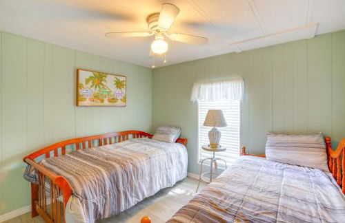 Boat and Fish Canal-Front Home on River - Foto 15