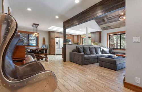 Luna Cabin - 5BR Hot Tub A/C Game Room EV Charger - Foto 51