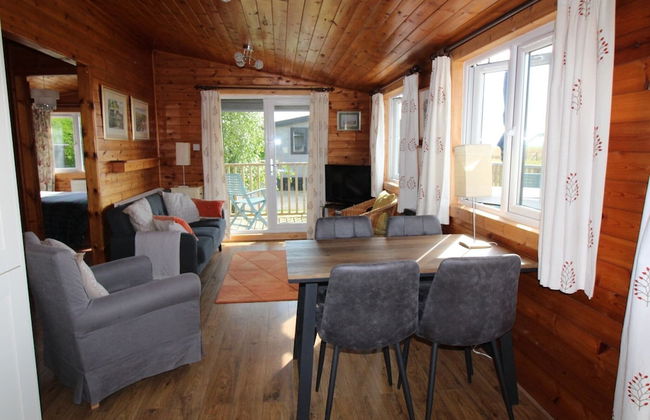 Cosy Pine Lodge With far Reaching Country Views and Large sun Deck - Photo 5
