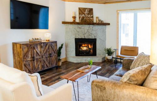 Oak Haven Condo - Downtown Blowing Rock Fully Stocked with 2 King Beds - Foto 1