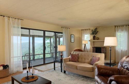 Sunrise Mountain Retreat-Summer Getaway in Jasper with a Hot Tub - Foto 1