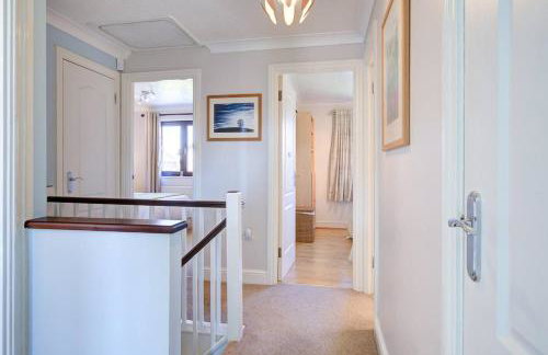 Serene Family Escape - Spacious, Near Thorpe Bay and Southend, Beaches & Amenities - Pass the Keys - Foto 27