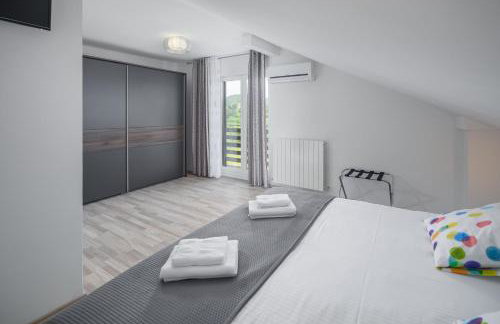 Villa Bella, villa with heated Pool - Foto 24