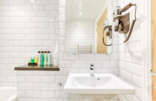 Central Bright 3 Bed Flat with Pool & Parking - Foto 37