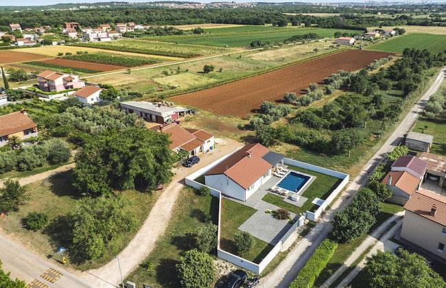 House in Valbandon Near Brijuni National Park - Photo 18