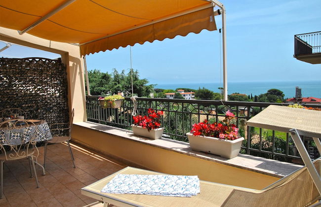 Dinky Home Air-conditioned Penthouse With sea View Terrace - Photo 1