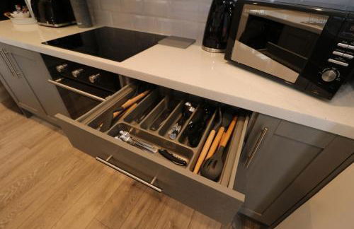 Amaya Six - Sleeps 4 - Modern 1 bed Apartment - Newly renovated - Central Location - Grantham - Free Gym Access - Foto 15