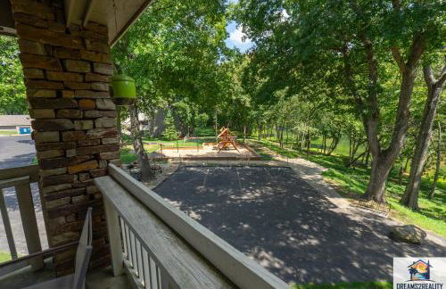 3BR Condo with Lake View - Trout Fishing - Playground - 2 Pools - Stairs Required - FREE TICKETS INCLUDED - PR69-9 - Foto 33