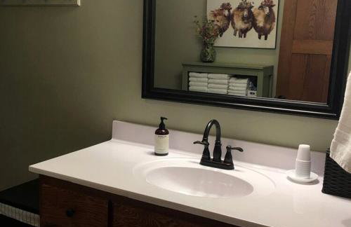 Family-Friendly Historic Barn Rental on Hobby Farm near Frederic, Wisconsin - Foto 23