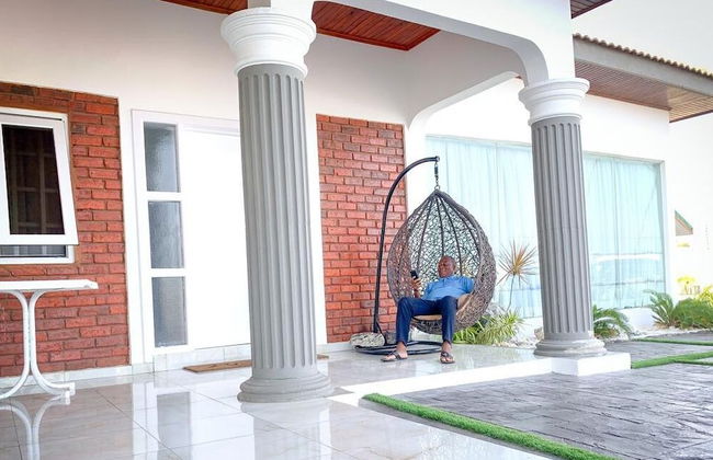 Empire Bay Beach Villa - Photo 15