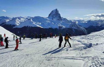 Bel appartement T2 refait à neuf avec piscine couverte de juin à fin septembre, près des stations de ski avec navette et draps et serviettes compris - Foto 20