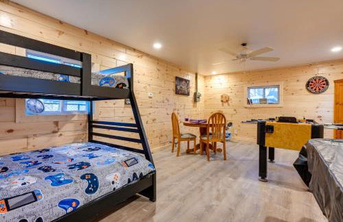 Riverfront Michigan Cottage with Fire Pit and Kayaks! - Foto 20