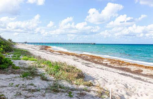 Designer Beachside Serenity Steps to the Beach! - Foto 49