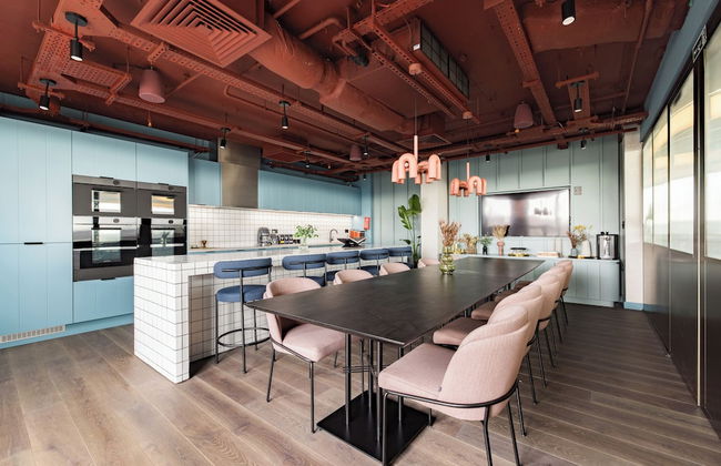 Leeds Centre by Charles Hope - Photo 22