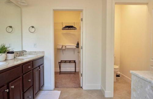 NEW Upscale House, Tahoe 30-min w/ Cal King - Foto 21