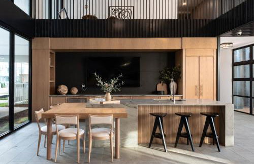 Poolside Luxury 1BR w Private Patio - Photo 43