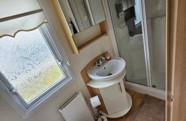 Honey Cottage Caravan Park - Foto 51