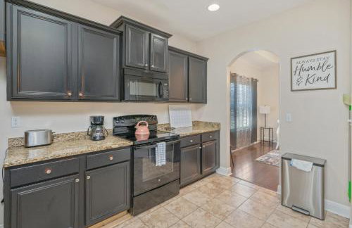 Cozy Retreat with Patio, Big Kitchen and Fishing Nearby - Foto 12