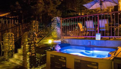 Cozy Yosemite Cabin with Hot Tub in the Pines - Foto 2