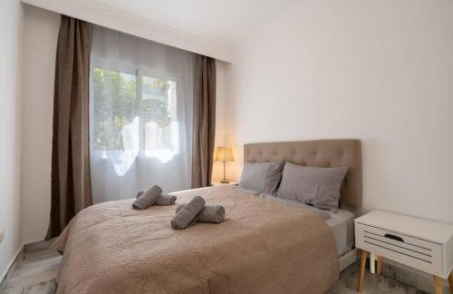 Luxury 3BR Puerto Banus, Pool, Garden, Walk to Marina & Beach - Photo 22