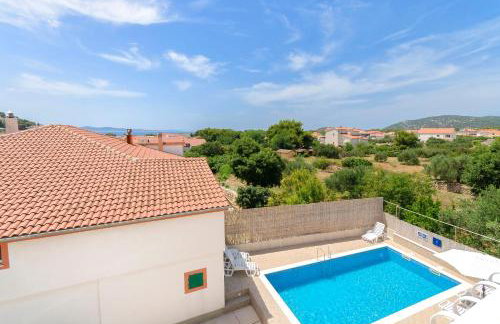 Apartments Mila Family With Pool - Photo 4