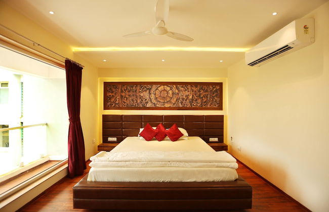 Royal Oakwood Villa by Shiloh Stay - Photo 3