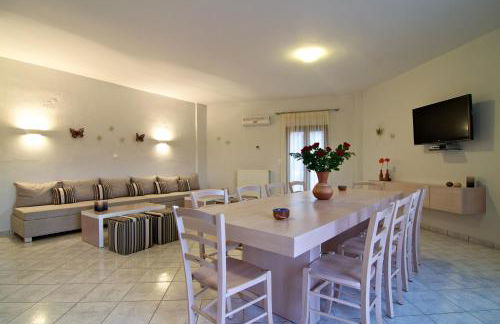 Antigoni Villa, Spacious Nature Retreat with Pool, By ThinkVilla - Foto 22