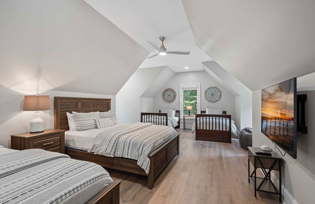 Livin' Large Lake Norman Estate w/ Pool, Dock, Game Room & Scenic Views - Photo 16