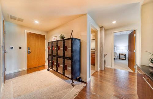 Downtown Condo Above Restaraunts- Free Parking - Foto 29