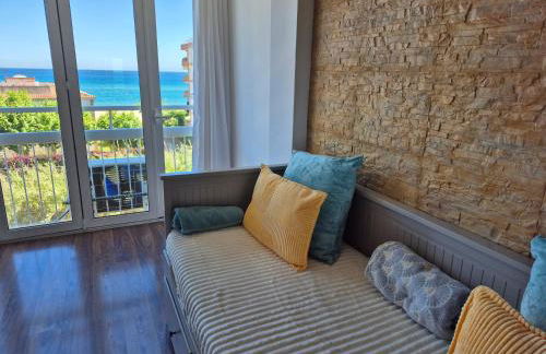 Vistas al mar y garaje cerca de BCN - Photo 2