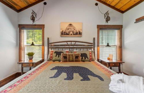 A Mornings Mist - Scouts Overlook - Romantic Retreat, Hot Tub, Cozy Fireplace, Mountain Views at Scouts Overlook - - Foto 24