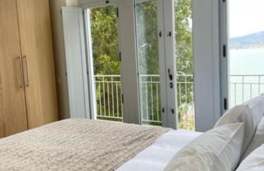 The Boathouse, at the lake - Photo 13