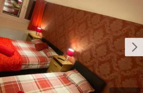 "Snooze Central" - City Centre Apartments above Victoria Centre Shopping Centre with full Kitchen in Milton Street - up to 4 Beds - most Central Location next to the Hilton Hotel - Outdoor Parking for Cars or Vans five pounds a day - Sunday 1pm Check-Out - Photo 78