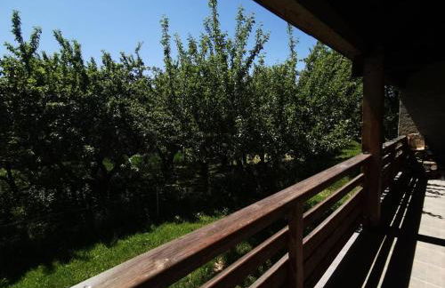 Maison calme avec jardin, 3 chambres, cheminée proche station de ski - FR-1-393-151 - Foto 2