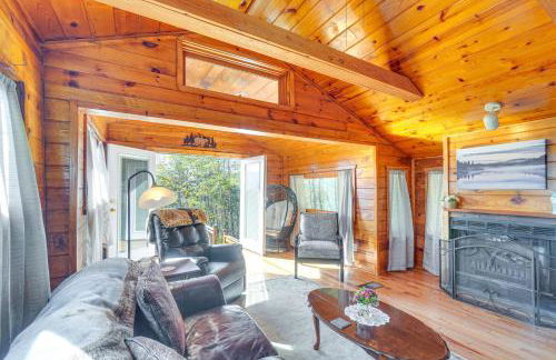 Cabin with Deck and Mountain Views Near Gatlinburg! - Foto 1