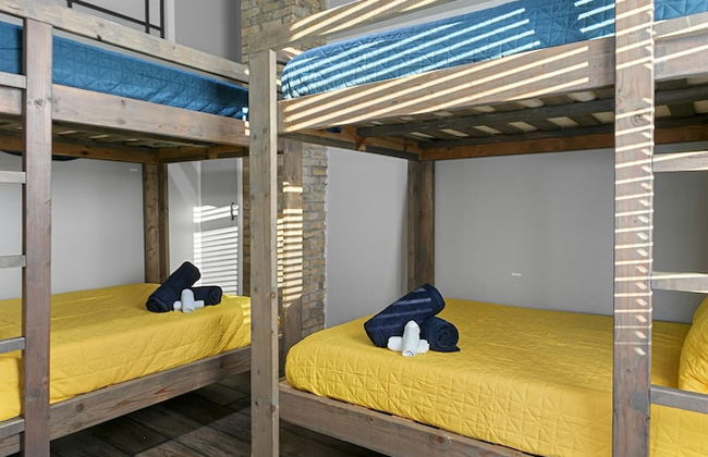 The Waterfront - Waterslide Game Room Sleeps 26 - Foto 32