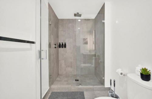 Ocean Front Condo Near Cruise Port, Bayfront Park, plus Free Parking - Foto 29