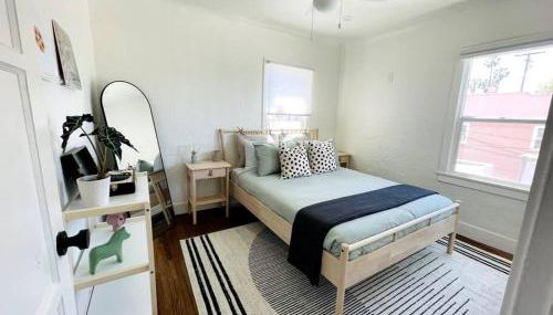 Huge Updated Spanish Apt - Steps to Beach & Bay! - Foto 2