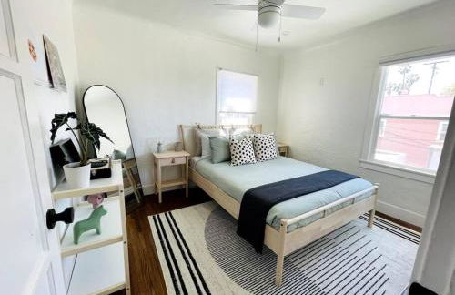 Huge Updated Spanish Apt - Steps to Beach & Bay! - Foto 2