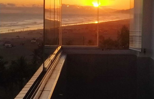 Apto Frete mar vista panorâmica Praia - Foto 17